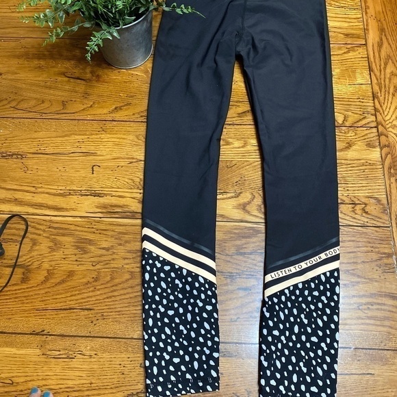 White Fox x Sarah's Day Sweet & Sassy Leggings EUC - Picture 8 of 10